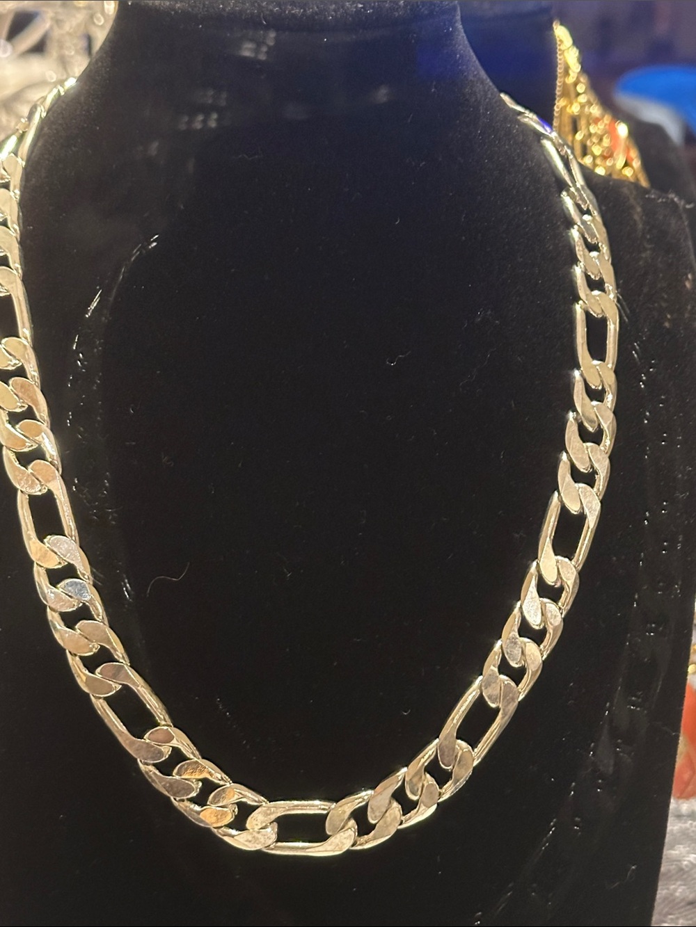 925 sterling silver cuban link style  chain necklace. Measures 20 inche